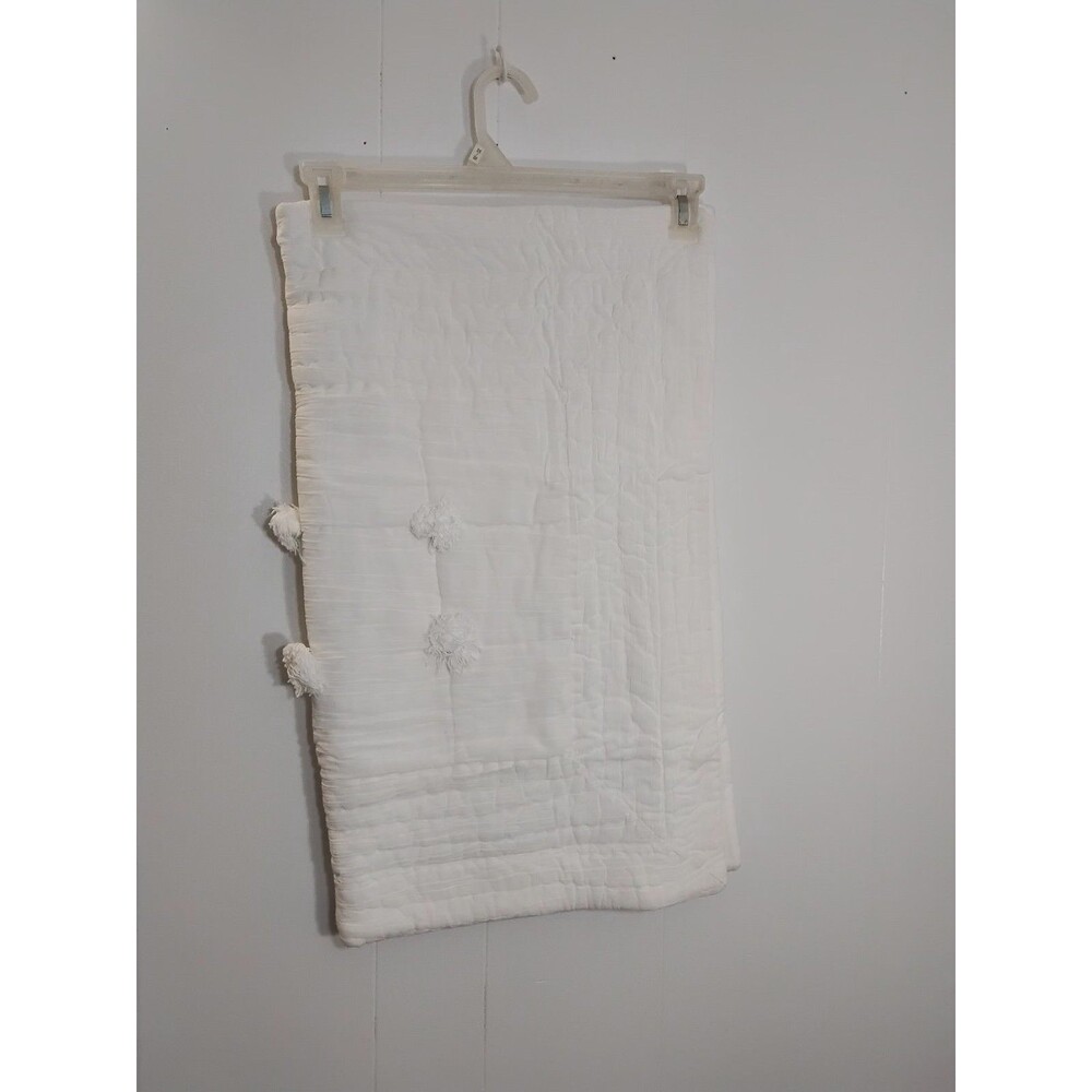 Pottery Barn Shams Cotton White Standard Pom Pom Quilted 19.5" x25.25"